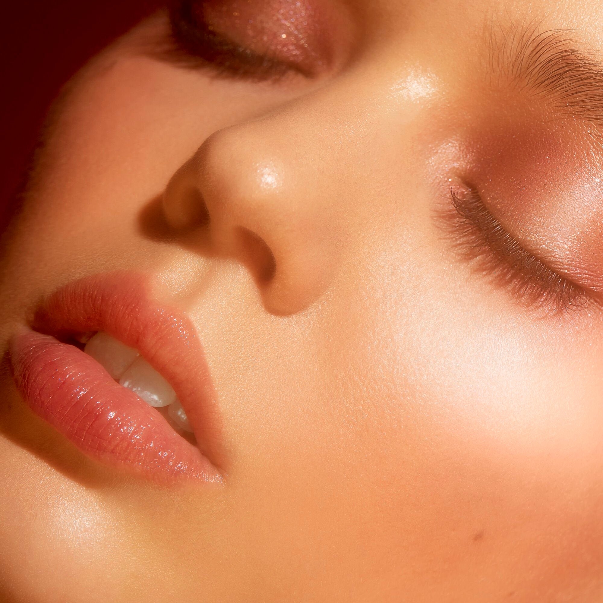ELF COSMETIC HALO GLOW LIQUID FILTER