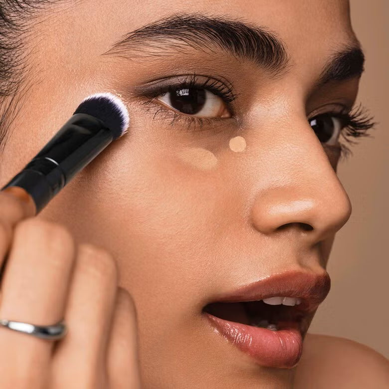 ELF  COSMETIC Tap & Blend Concealer Brush