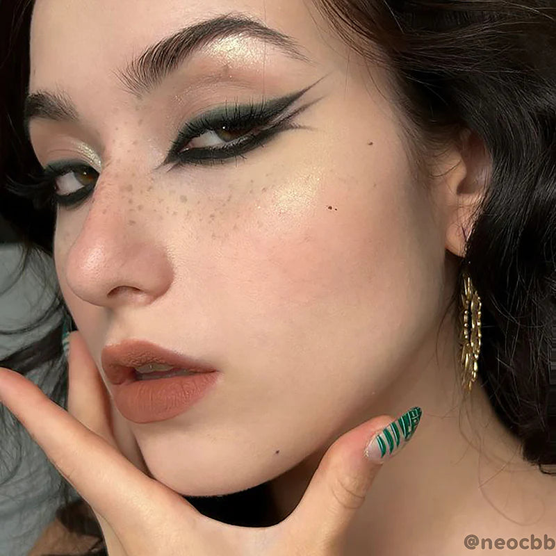 COLOURPOP find the book sol shimmering highlighter