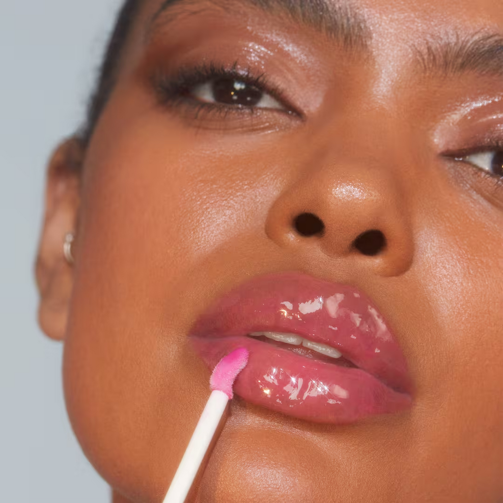 R.E.M. BEAUTY Essential Drip Glossy Balm in Strawberry Soda