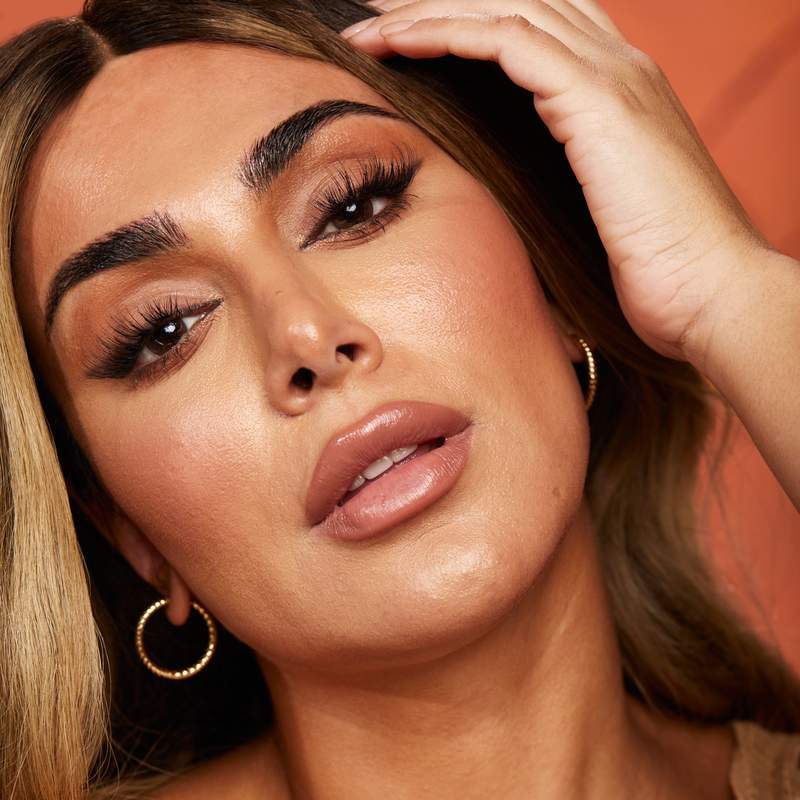 HUDA BEAUTY GloWish Pressed Powder