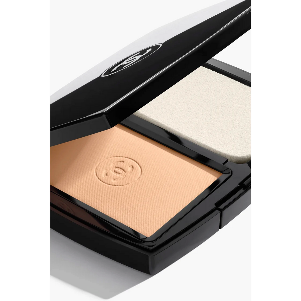 CHANEL ULTRA LE TEINT Ultrawear All-Day Comfort Flawless Finish Compact Foundation B30