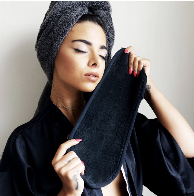 Chic Black MAKEUP ERASER
