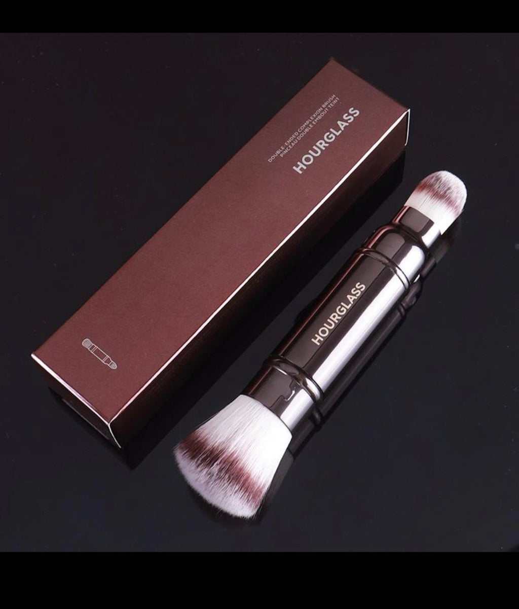 HOURGLASS  RETRACTABLE DOUBLE-ENDED COMPLEXION BRUSH