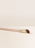 RARE BEAUTY Liquid Touch Concealer Brush