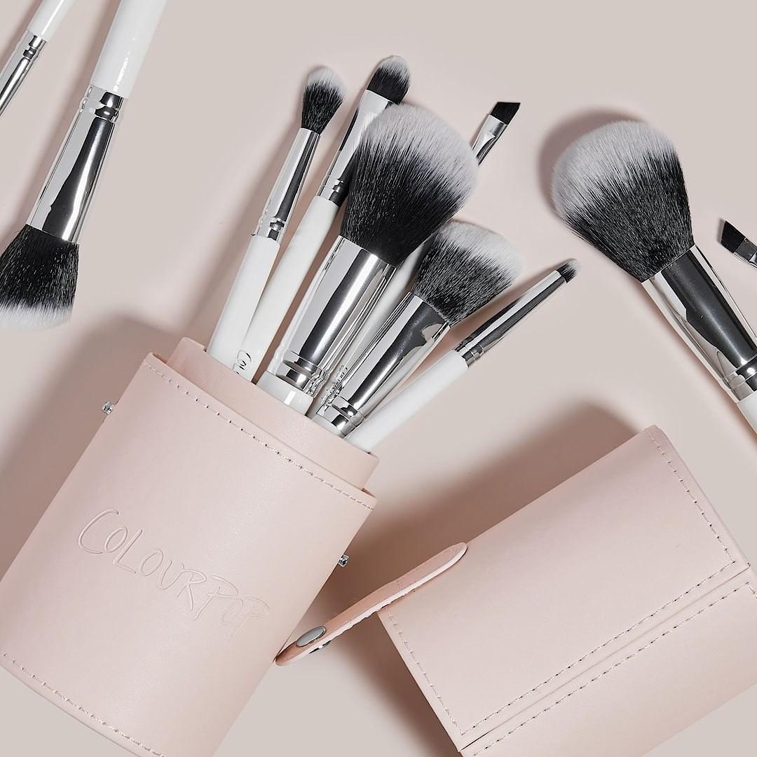 Set de brochas Ultimate Brush Cup de Colourpop