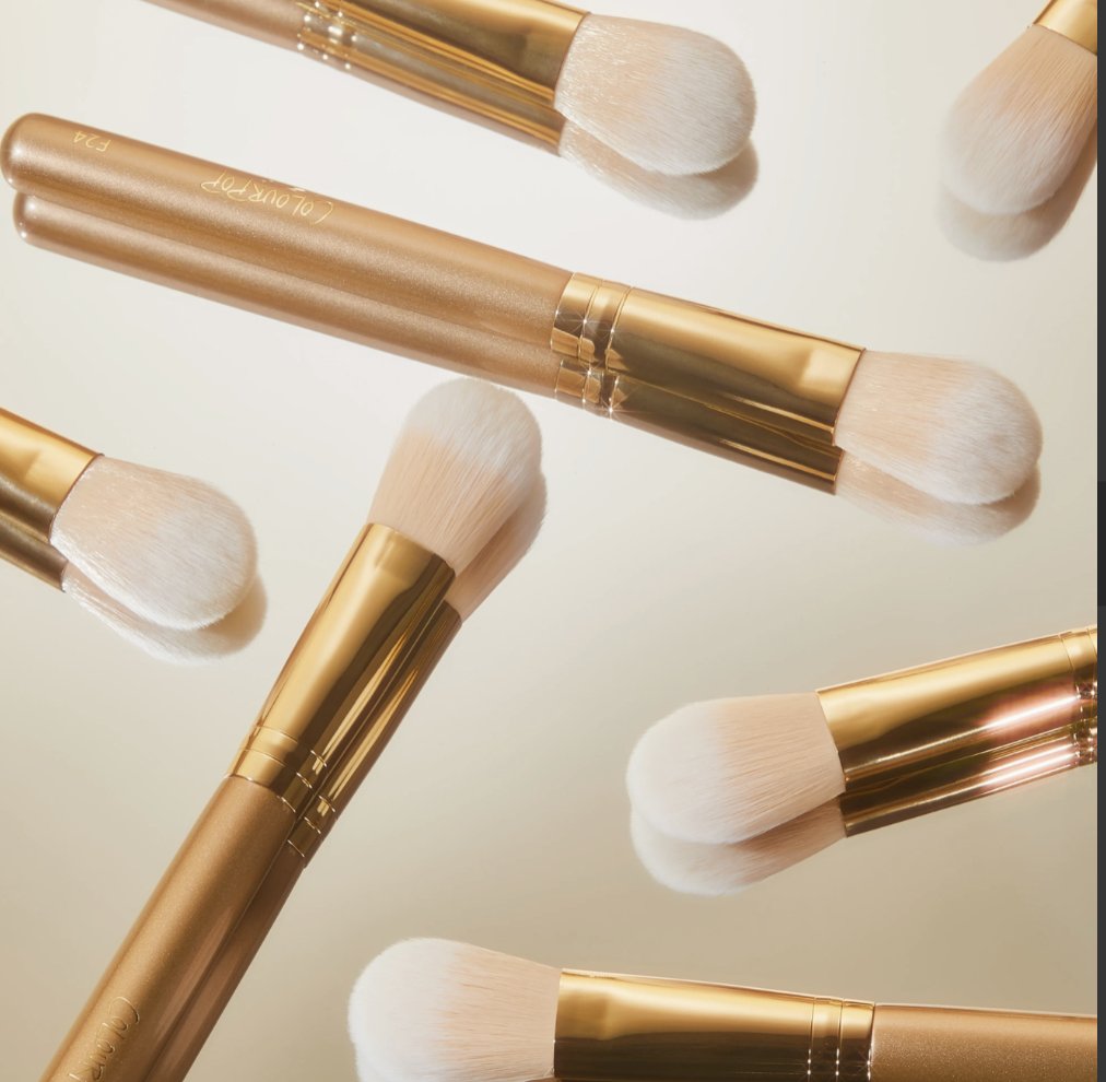 medium fluff makeup brush COLOURPOP