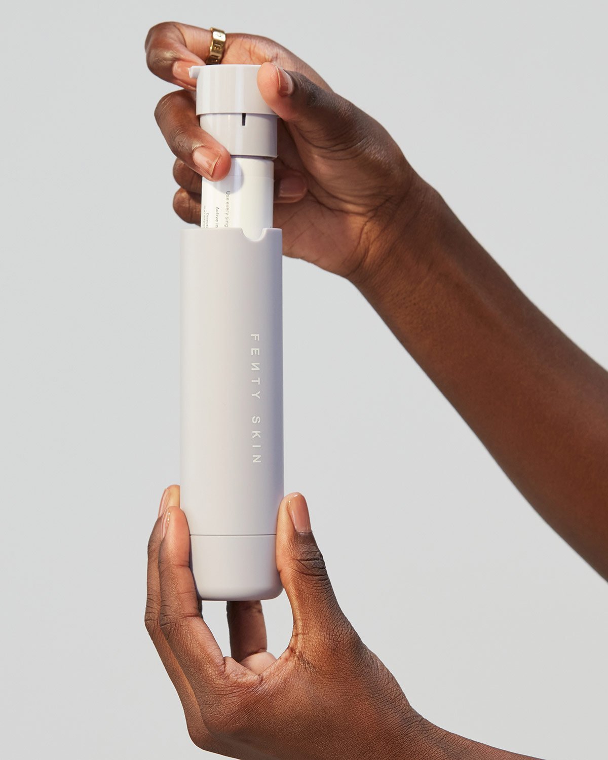 Fenty Skin Hydra Vizor Refillable Invisible Face Moisturizer SPF 30 with Niacinamide