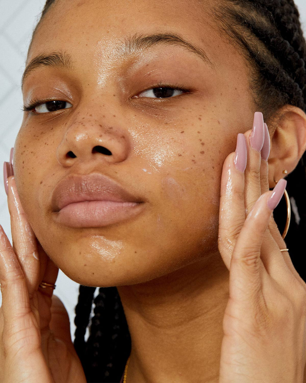 Fenty Skin Hydra Vizor Refillable Invisible Face Moisturizer SPF 30 with Niacinamide