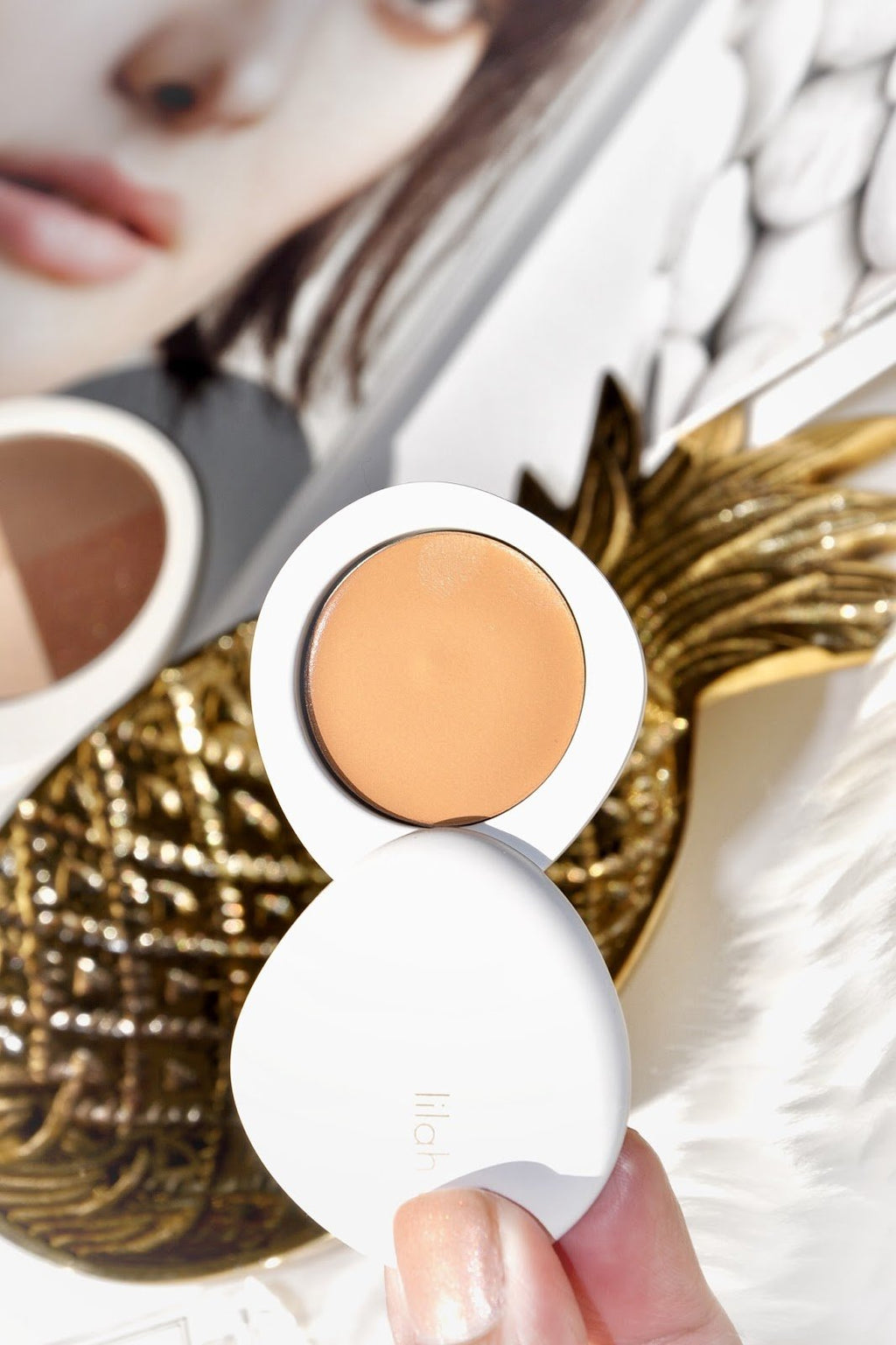 LILAH B  Virtuous Veil™ Concealer & Eye Primer  b. polished