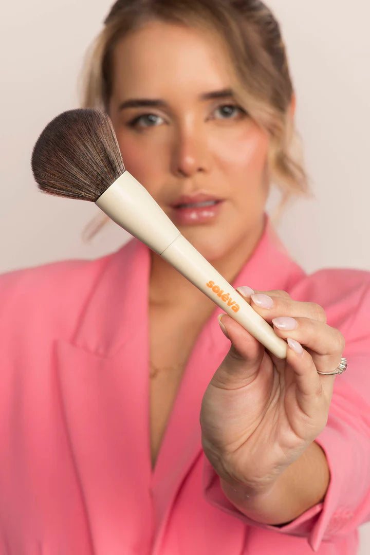 SOLEVA CLUB Cosmetiquera Beige Impermeable + 8 Brochas Profesionales
