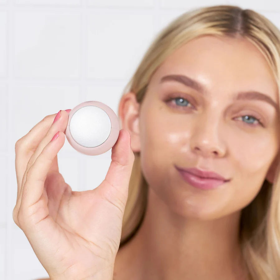 Skin Inc Skin Cooling Treatment Cryo-Ice Sake Roller in Blush