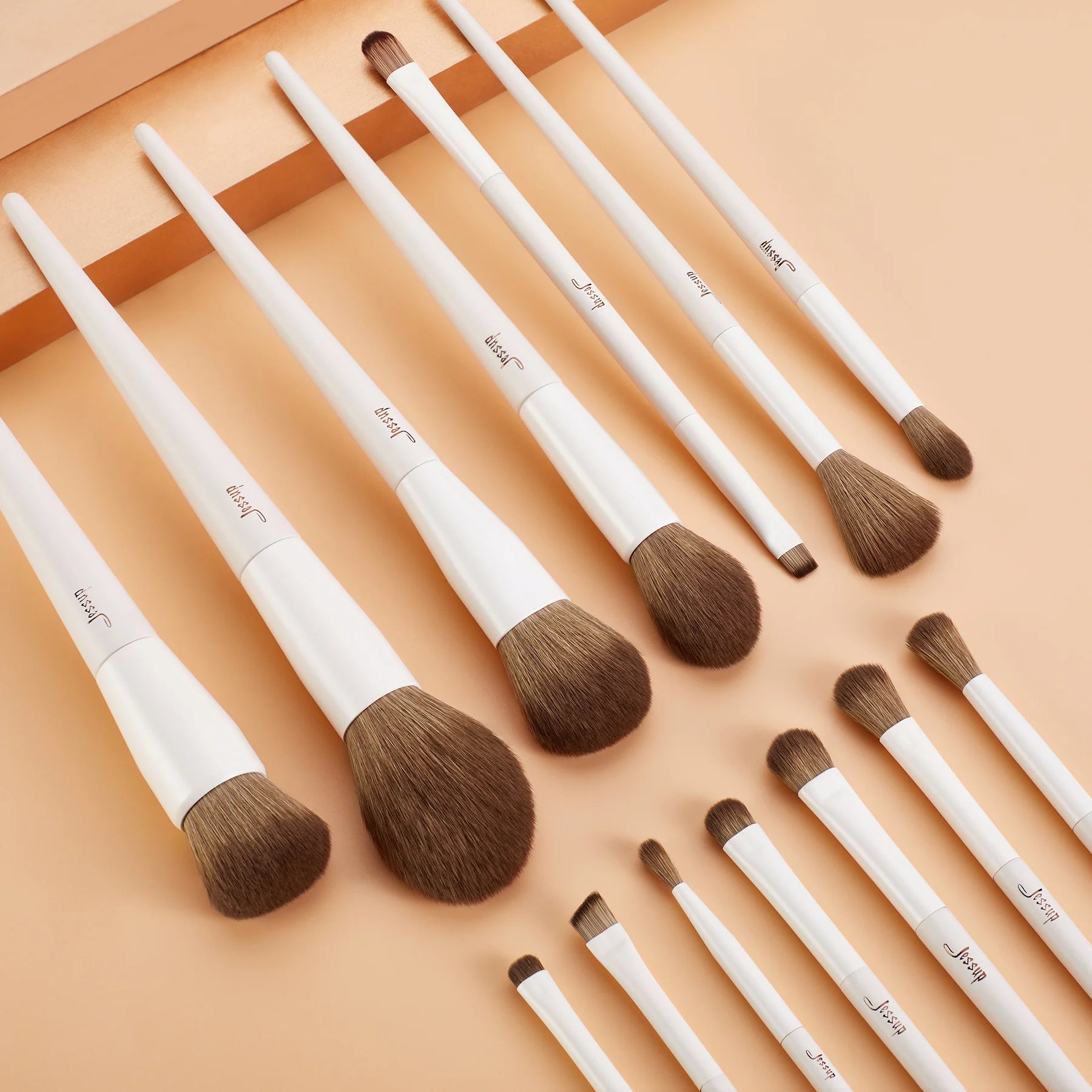 JESSUP BEAUTY Luxury Light Gray Comprehensive Eye and Face Brush Set 14pcs T329