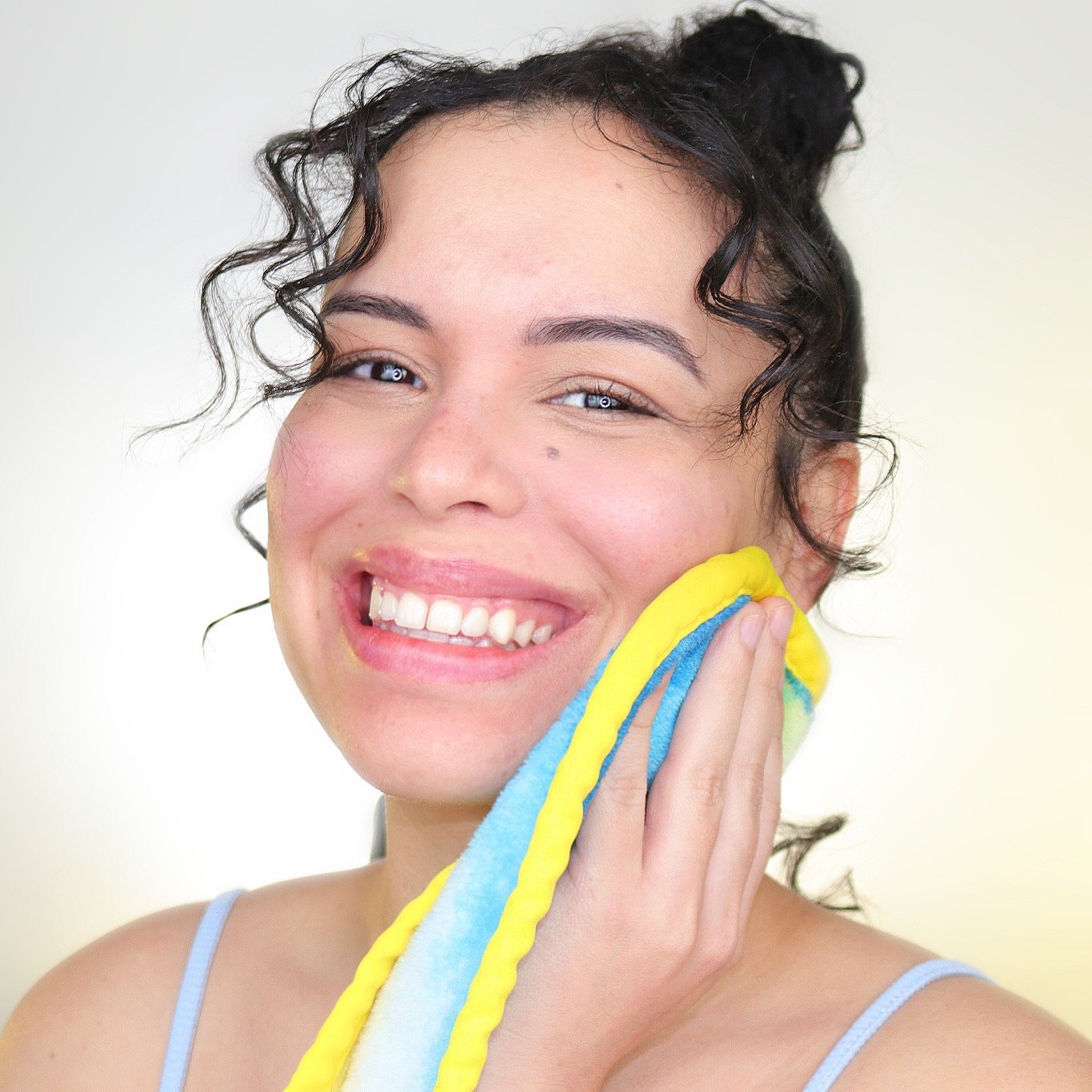 MAKEUP ERASER charity: water