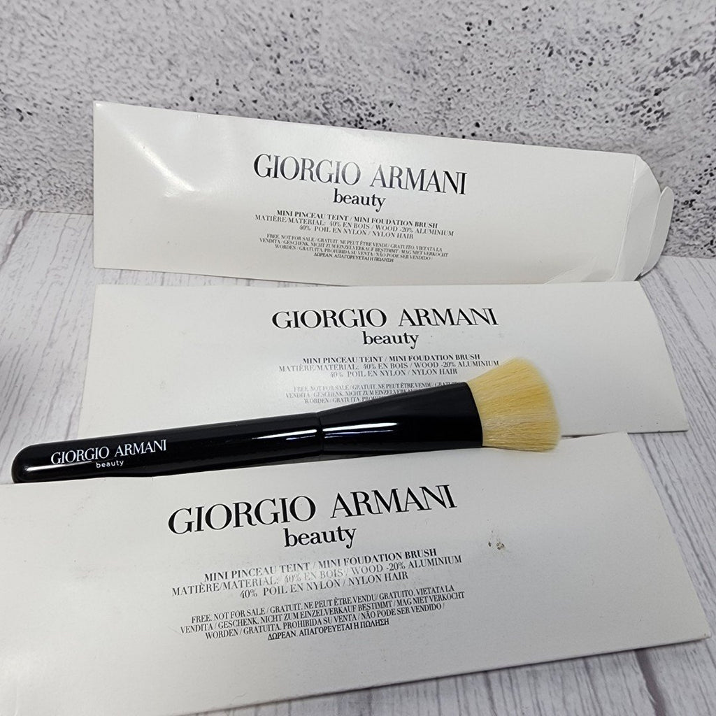 ARMANI BEAUTY FOUNDATION BRUSH