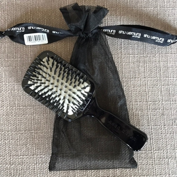 shu uemura Mini Paddle Brush