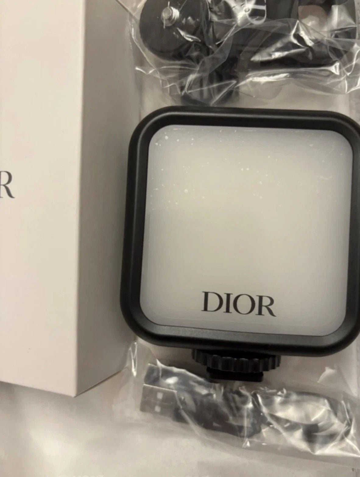 Dior Photo Phone LED Light Cell Phone Camera for Selfie Video