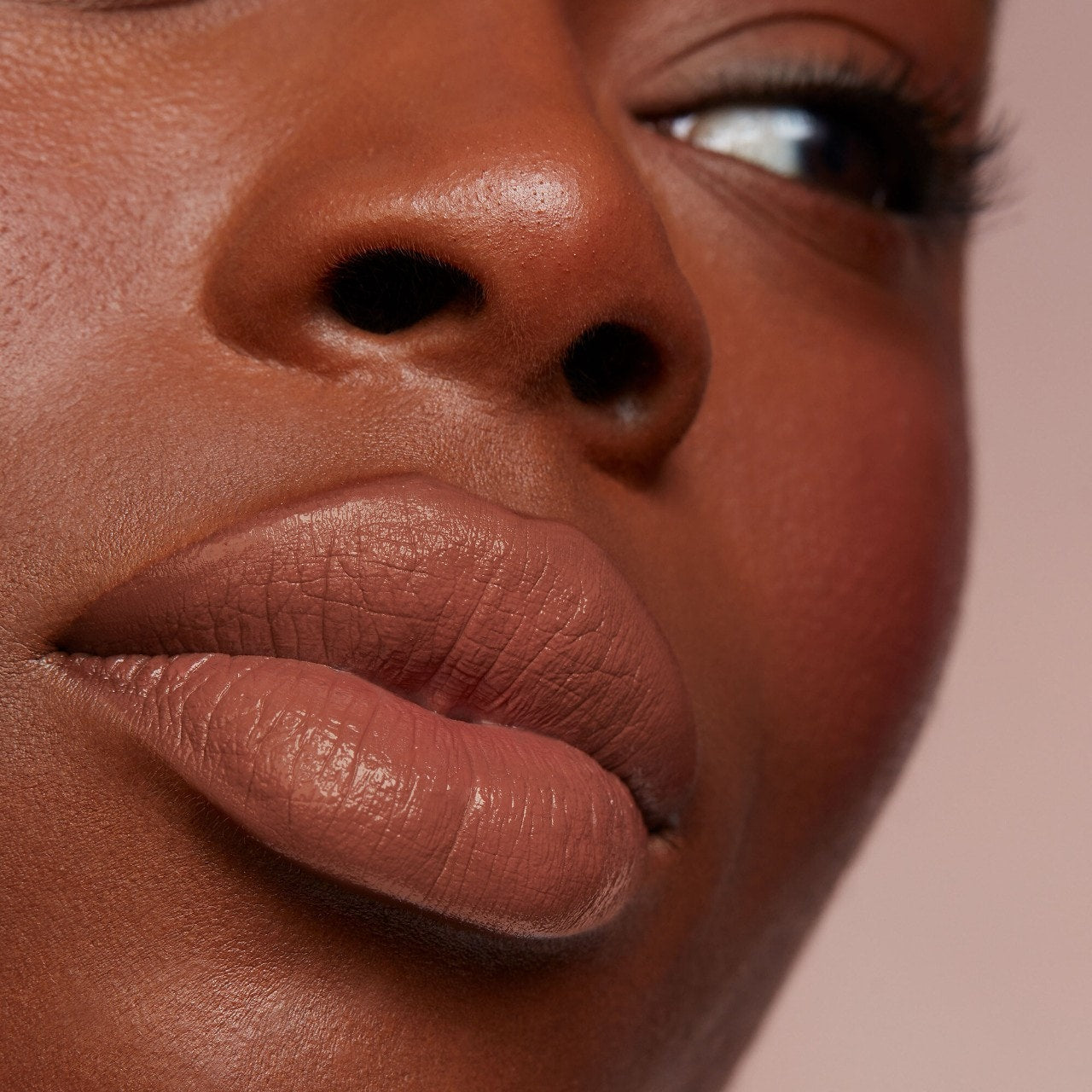 PATRICK TA Silky Lip Crème She's Confident - rose beige