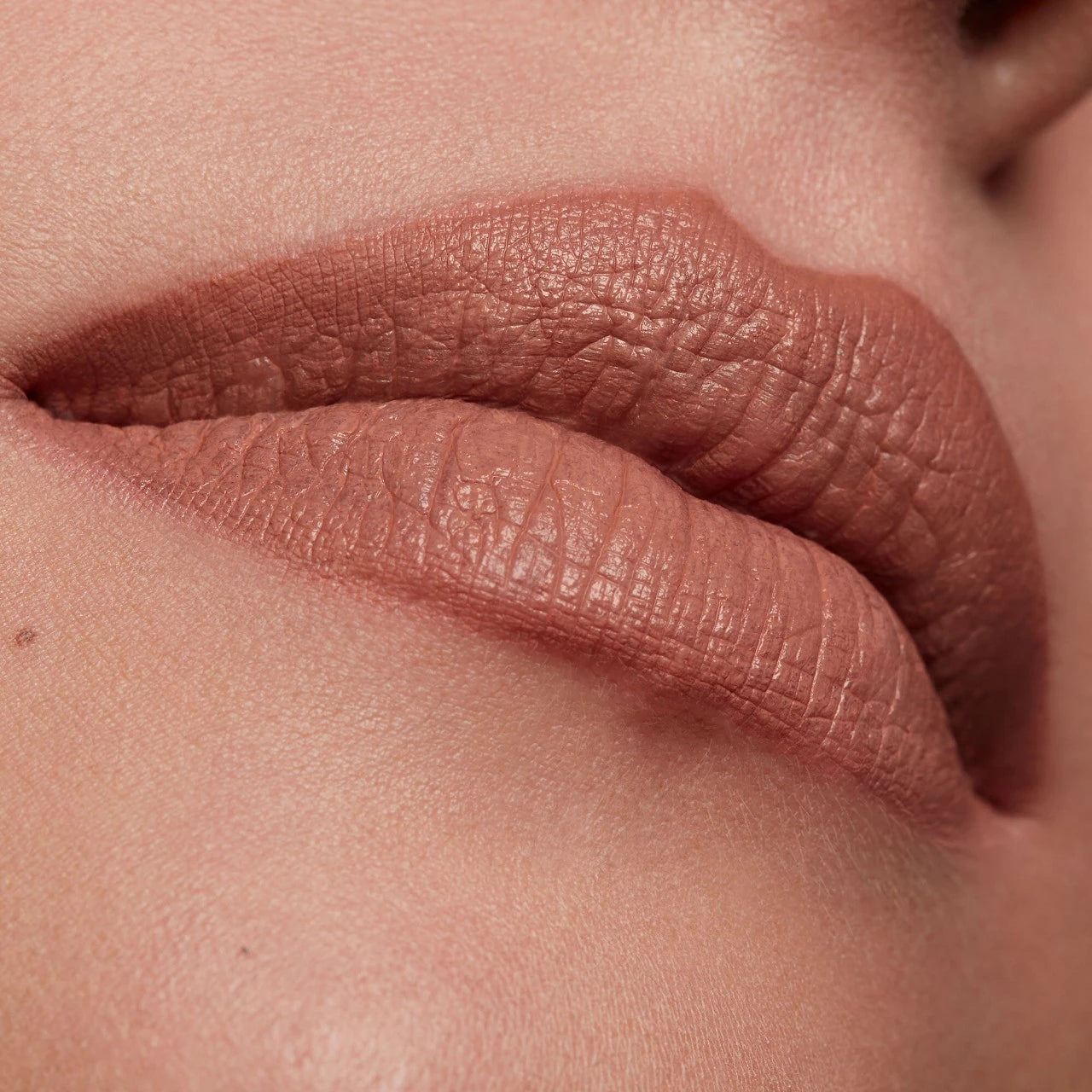PATRICK TA Silky Lip Crème She's Confident - rose beige