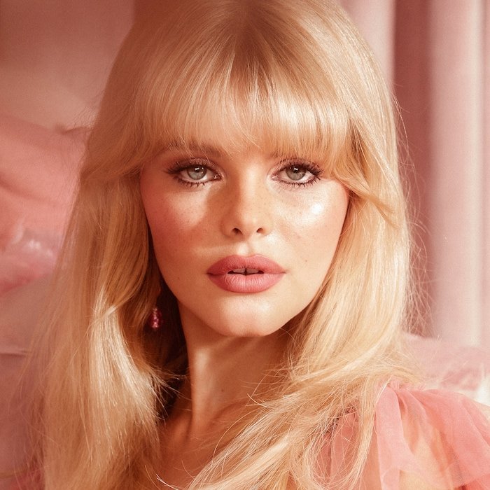 Charlotte Tilbury Beauty Highlighter Wand Pillow Talk