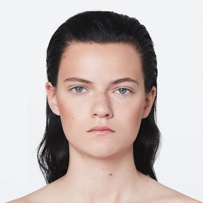Gucci  Sun-Kissed Glow Bronzer 02