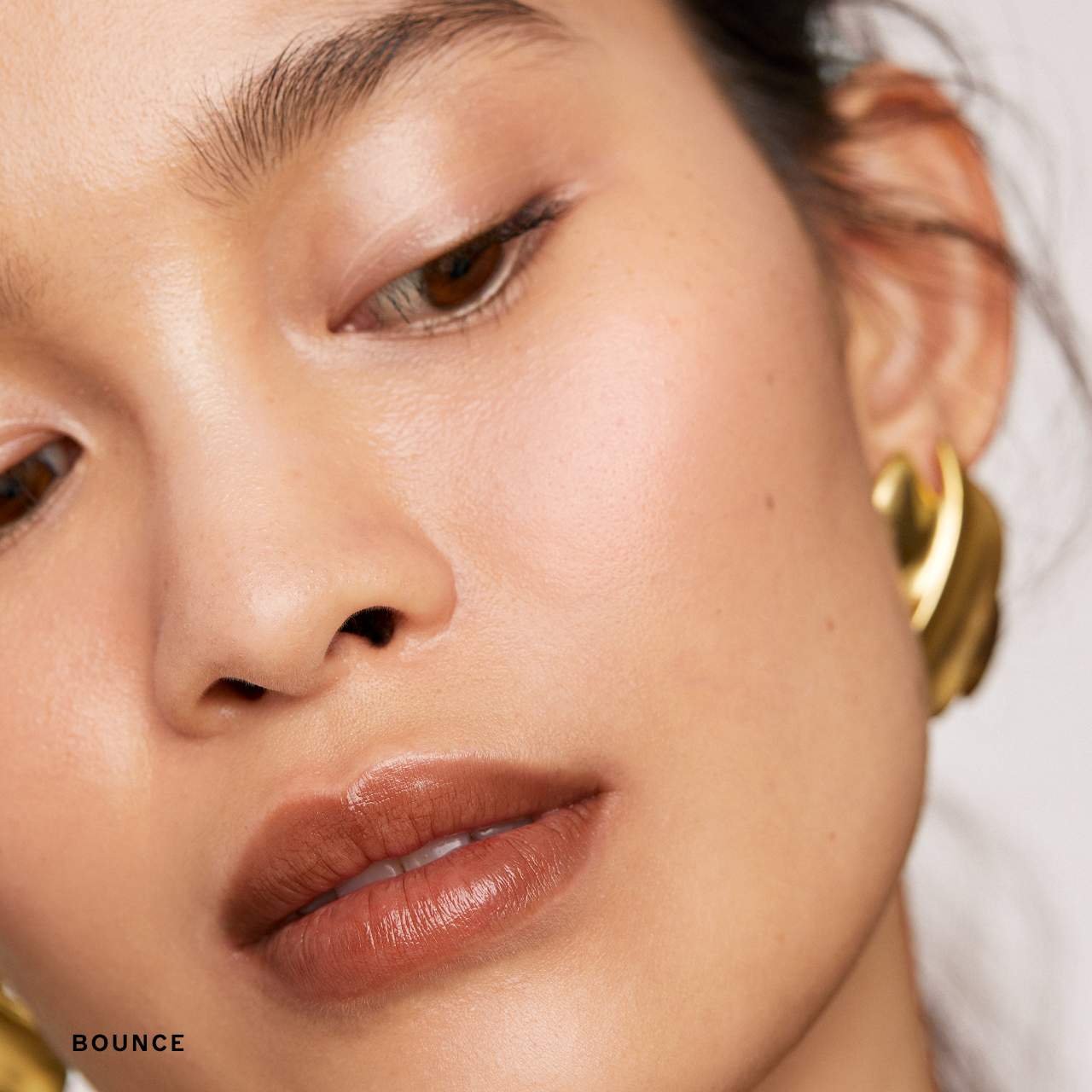 MERIT  Day Glow Dewy Highlighting Balm (SIN CAJA)