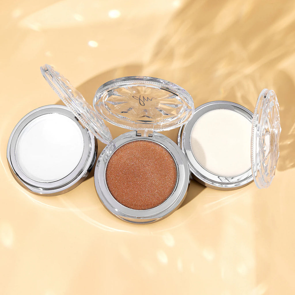 Danessa Myricks Beauty  Dew Wet Hydrating and Highlighting Balm