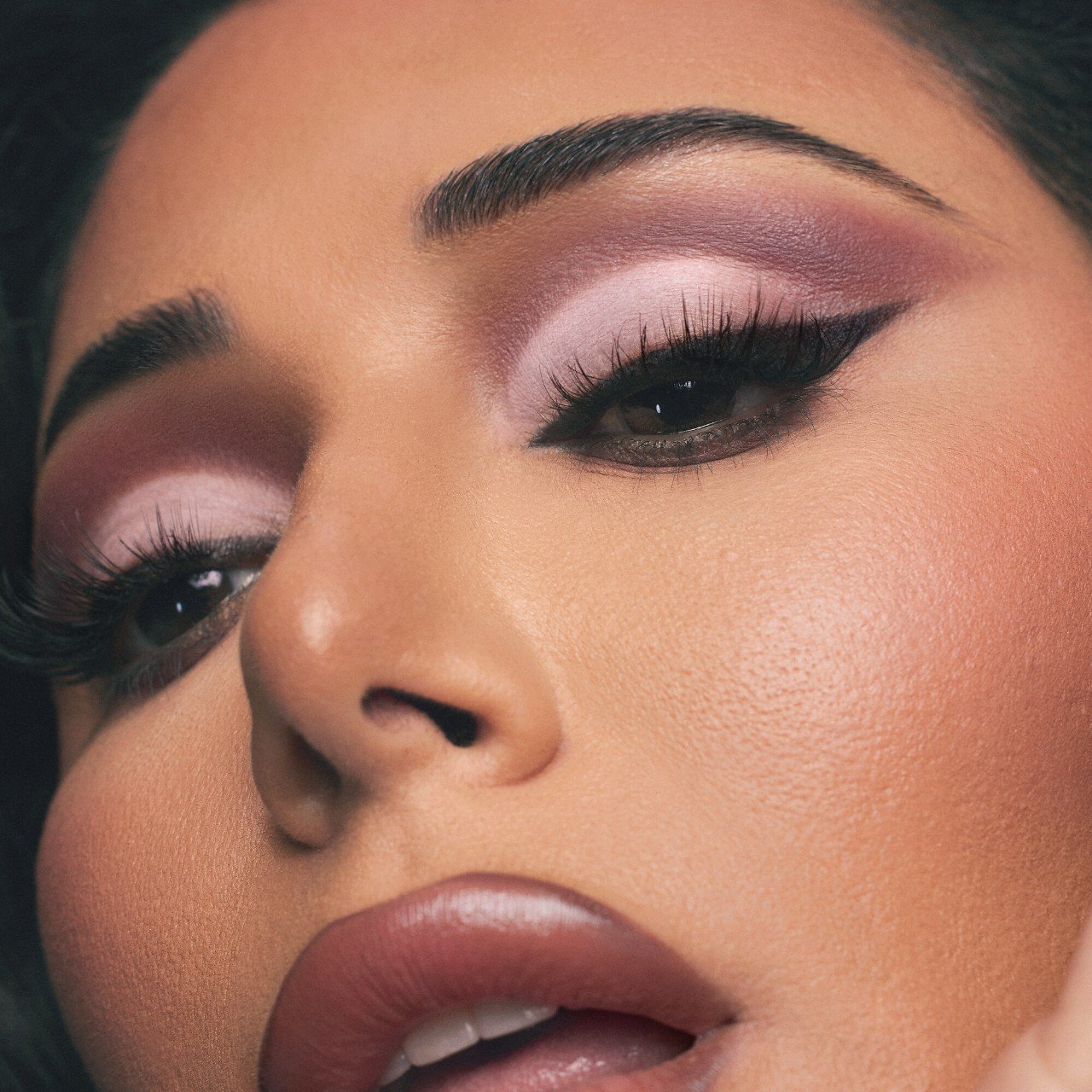 HUDA BEAUTY Matte Obsessions Eyeshadow Palette