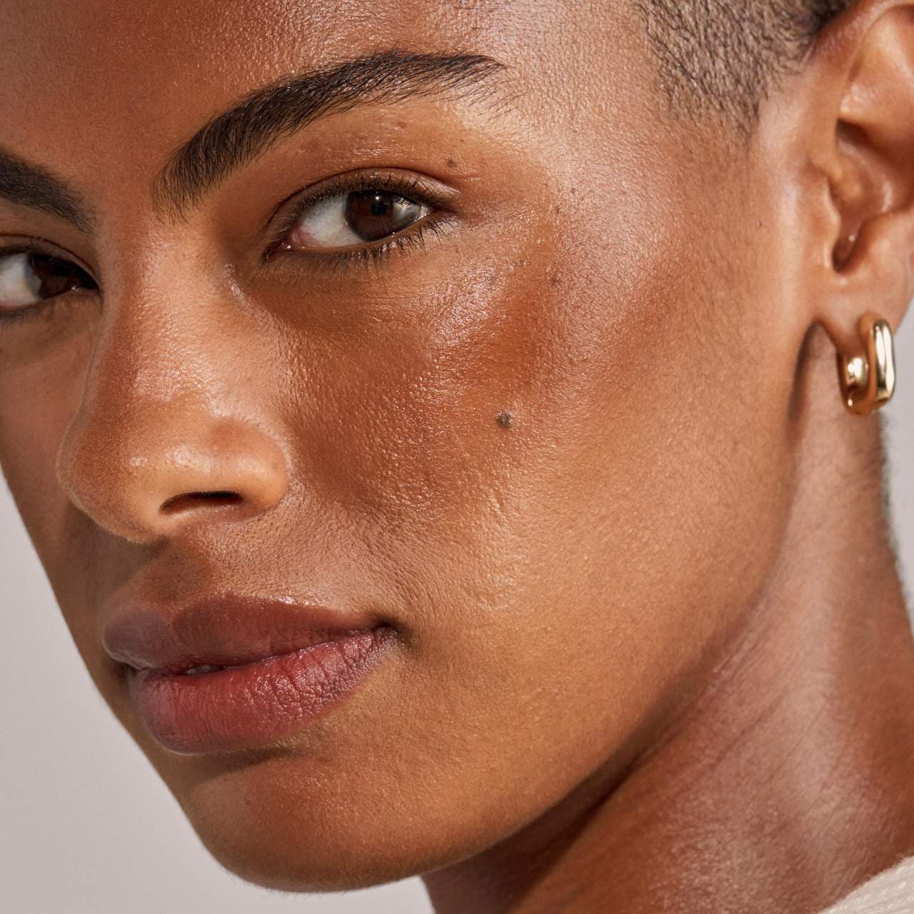 MERIT  Bronze Balm Sheer Sculpting Bronzer