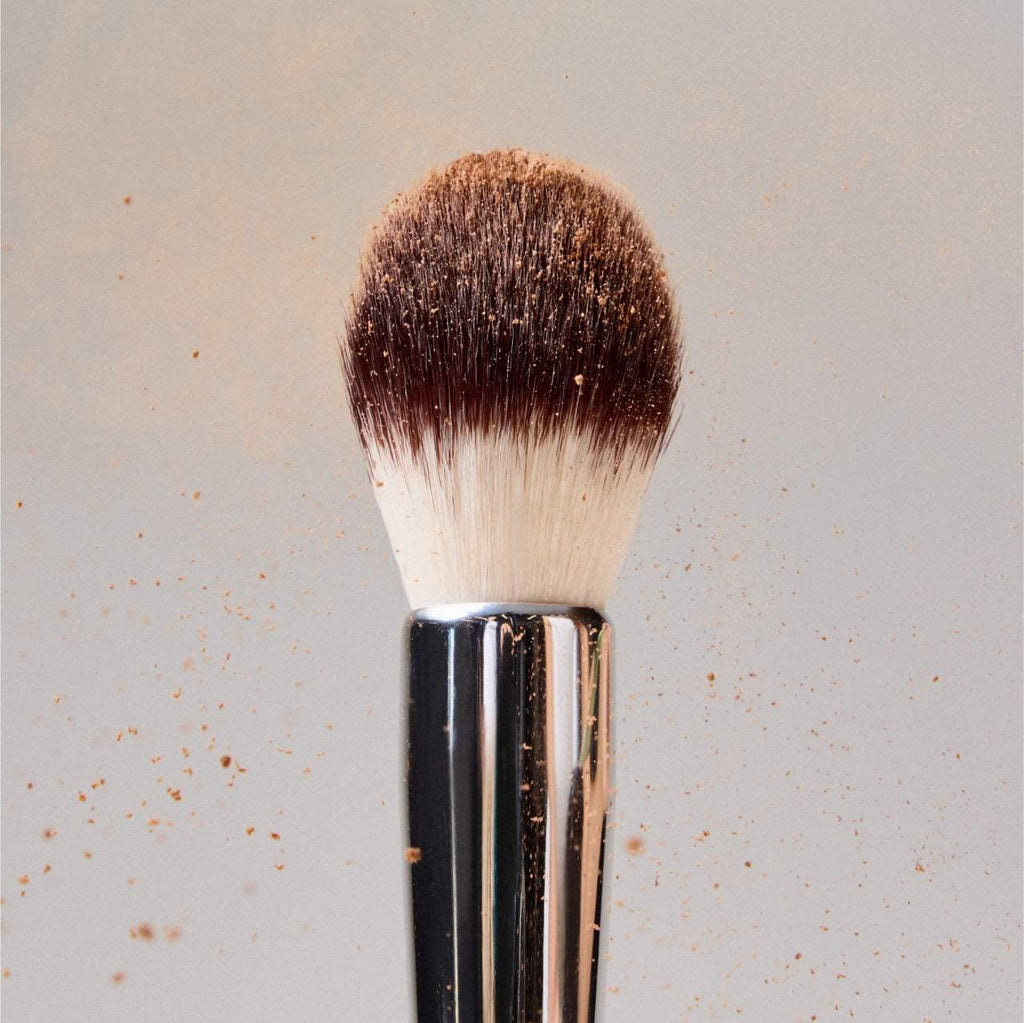 ILIA  Precision Powder Brush