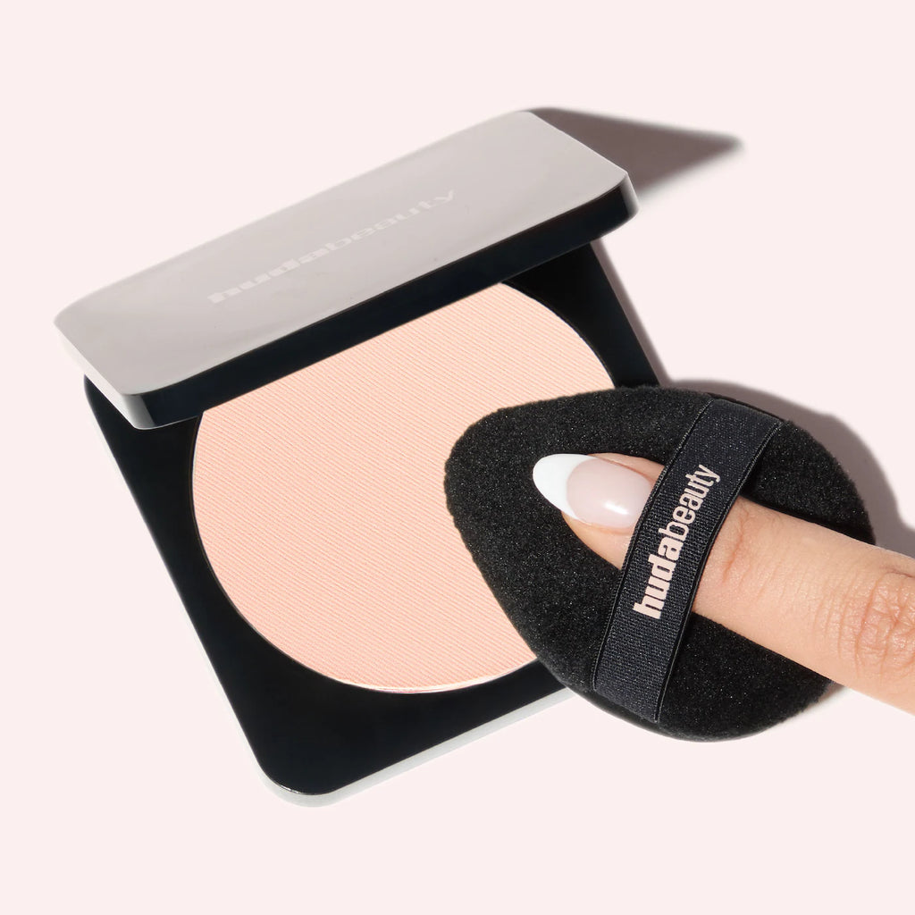 HUDA BEAUTY  Easy Bake Marshmallow Puff & Sponge