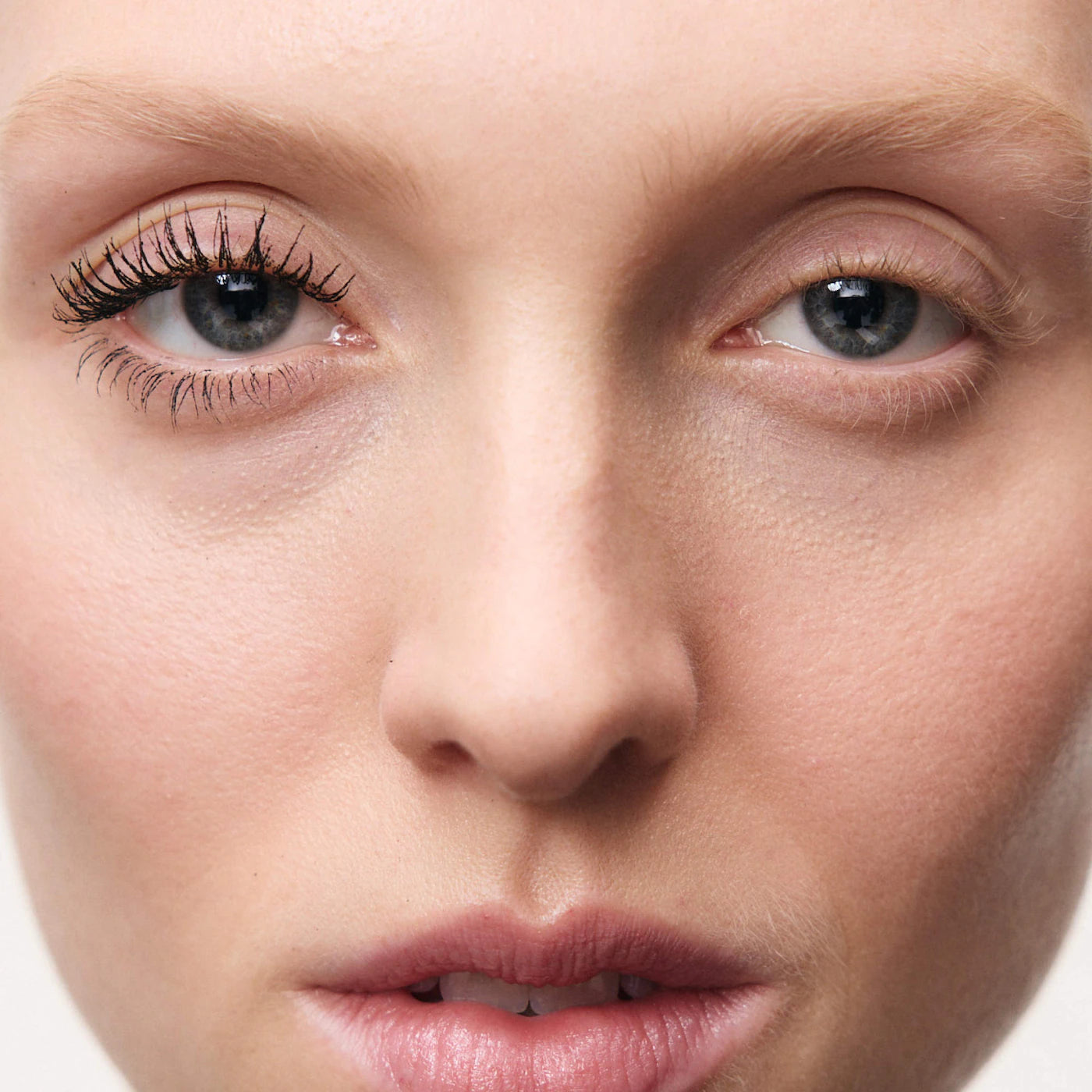 MERIT  Clean Volume - Volumizing Tubing Mascara