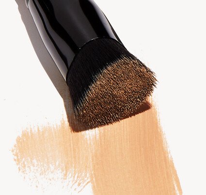 ELF COSMETIC Triangular Buffing Foundation Brush