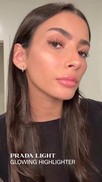 Prada Light Glowing Highlighter Powder Color: 1 - champagne