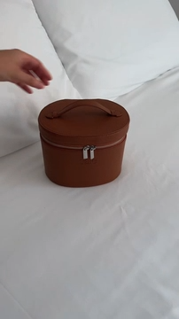 Saie  The Vanity Case