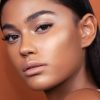 I Need A Nude Glow Highlighter NATASHA DENONA - Imagen 5
