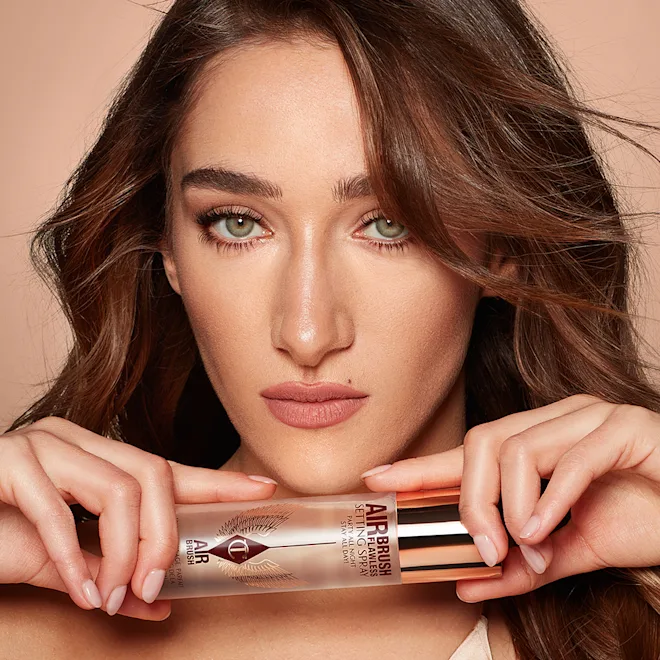 Charlotte Tilbury Airbrush Flawless Setting Spray - Imagen 9
