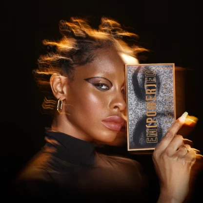 HUDA BEAUTY Empowered Eyeshadow Palette - Imagen 10