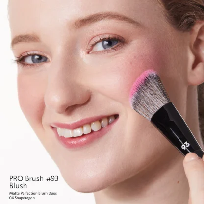 SEPHORA COLLECTION PRO Blush Brush #93 - Imagen 3