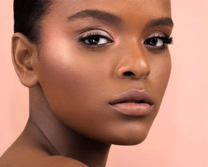 Natasha Denona MINI BLOOM HIGHLIGHTING BLUSH - Imagen 2