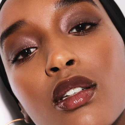 Fenty Beauty by Rihanna Gloss Bomb Heat Universal Lip Luminizer + Plumper - Imagen 2