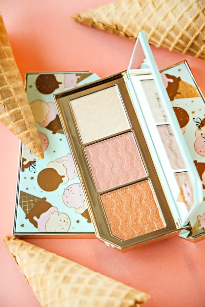 TOO FACED- Triple Scoop Hyper-Reflective Highlighting