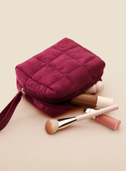 RARE BEAUTY Puffy Essentials Pouch - Imagen 2