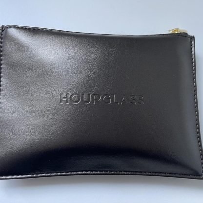 Hourglass Mini Vegan Leather Makeup Clutch Gift Set - Imagen 2
