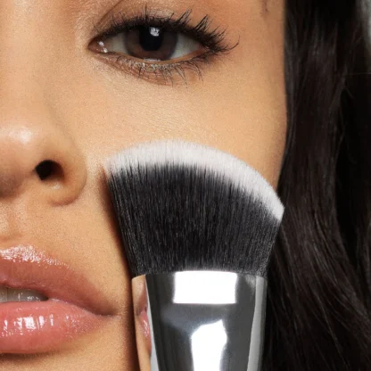 HAUS LABS BY LADY GAGA  Cruelty-Free Foundation Brush - Imagen 4