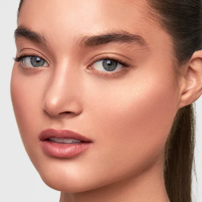 MAKEUP BY MARIO  Soft Glow Highlighter Color: Pearl - Imagen 4