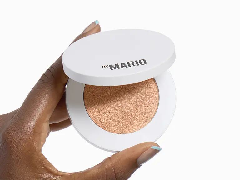 MAKEUP BY MARIO Soft Glow Highlighter in Bronze (luminous copper-infused bronze) - Imagen 6