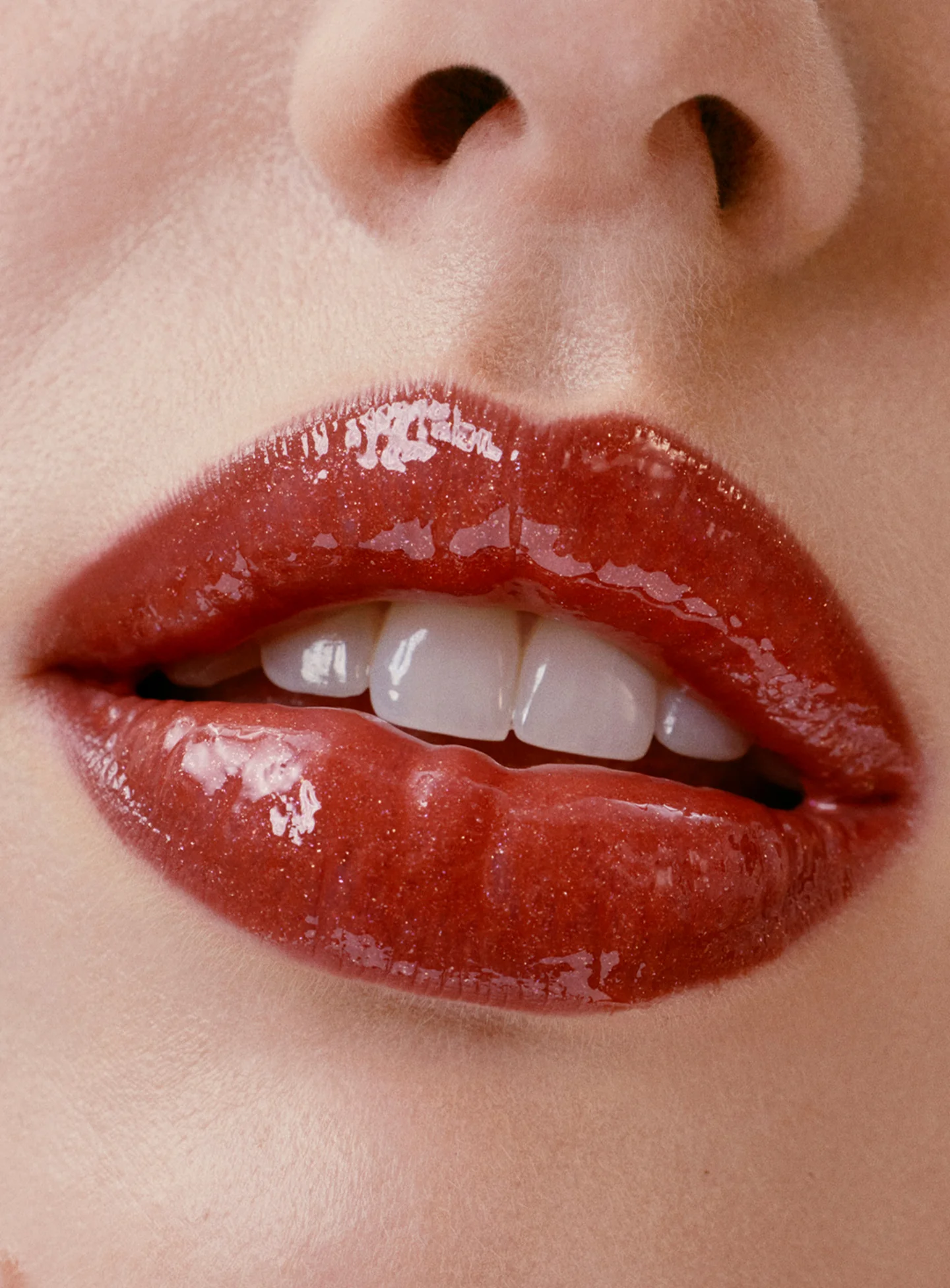 RARE BEAUTY Glass Effect Lip Liner & Gloss Duo - Imagen 3